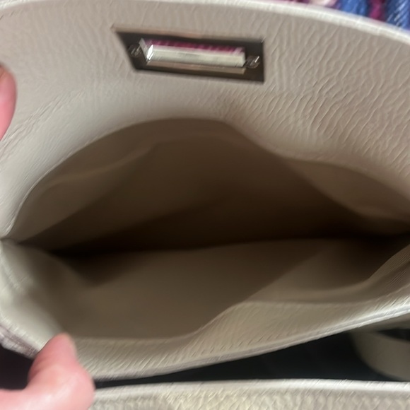 • NWT LEATHER SHOULDER BAG METAL CHAIN IN “LATTE” NEUTRAL CHIC LUXE CROSS BODY• - Picture 9 of 15